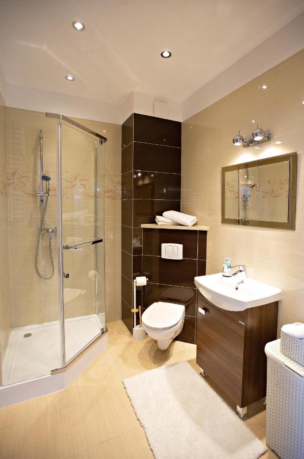 Nadjeziorna Graphite Apartment Елк Екстериор снимка